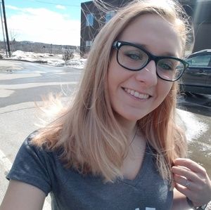 Meet your Posher, Danielle